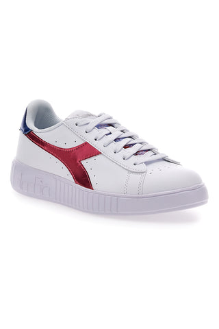 Weiße Sneakers mit Schnürsenkeln Diadora Step P Teatime