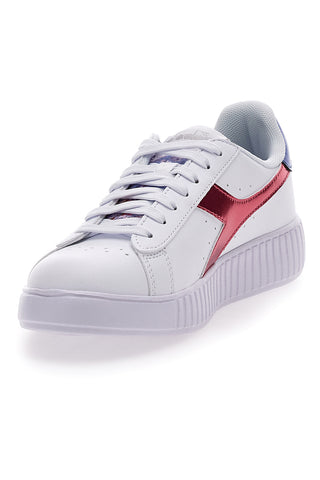 Weiße Sneakers mit Schnürsenkeln Diadora Step P Teatime