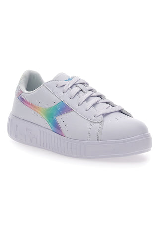 Weiße Sneakers mit Regenbogen-Logo von Diadora Game Step Bloom