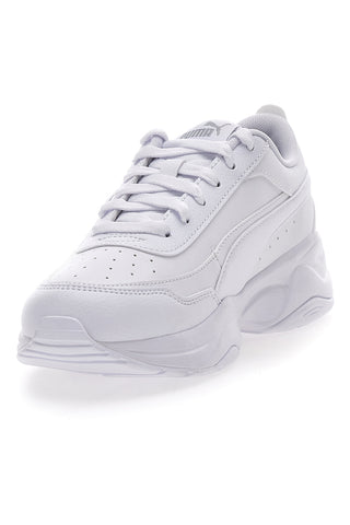 Weiße, klobige Turnschuhe von Puma „Cilia Mode“.