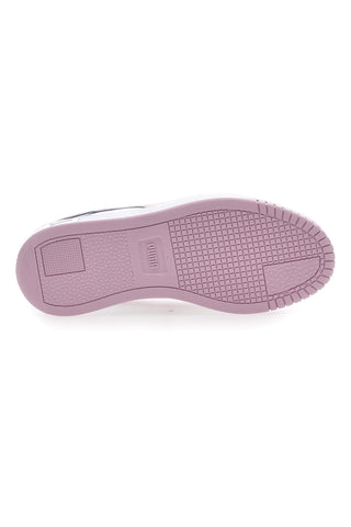 Puma Carina Street Sneakers in Weiß und Grau