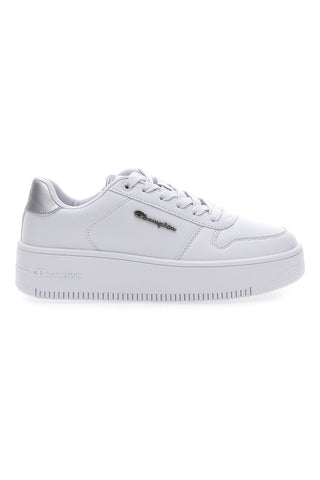 Weiße Sneakers mit verchromten Champion RD18 RD Plat-Schnürsenkeln