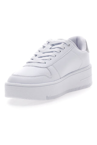 Weiße Sneakers mit verchromten Champion RD18 RD Plat-Schnürsenkeln