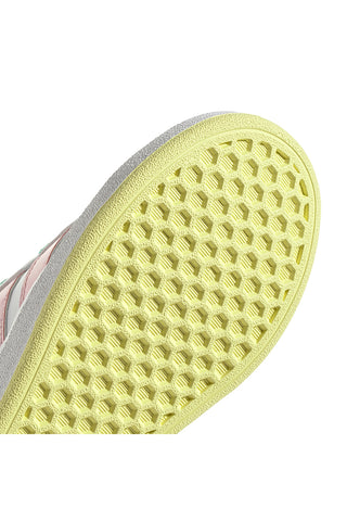 MID-CUT WEISSE SNEAKERS MIT BUNTEN DETAILS ADIDAS GRAND COURT MID K