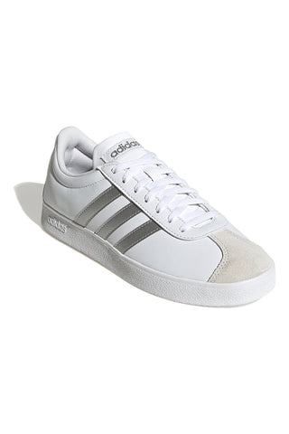 Weiße Turnschuhe mit silbernen Bändern Adidas VL Court Base
