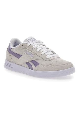Beigefarbene Turnschuhe mit Mikrobläschen Reebok Court Advance