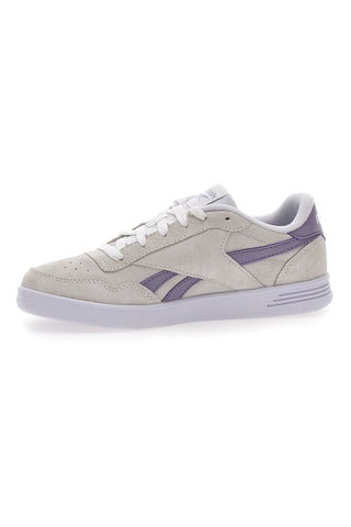 Beigefarbene Turnschuhe mit Mikrobläschen Reebok Court Advance