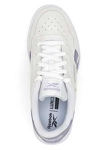 Beigefarbene Turnschuhe mit Mikrobläschen Reebok Court Advance