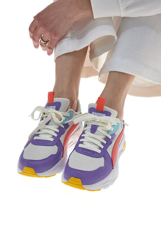 Puma Trinity Lite – Weiße und pfirsichfarbene Sneakers mit schwarzem Obermaterial