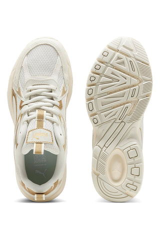 Puma Milenio Tech Wmns DaylNight Cremefarbene Sneakers mit goldenen Details