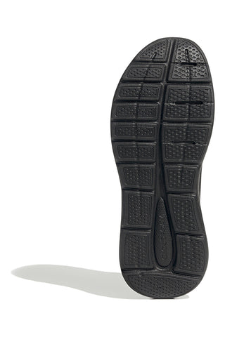 Adidas Cloudfoam Comfy Sneaker in Schwarz mit goldenen Details und Cloudfoam-Sohle