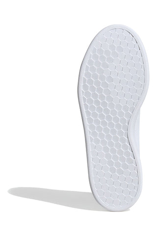 Adidas Urban Court Sneaker in Weiß mit glatter Oberfläche