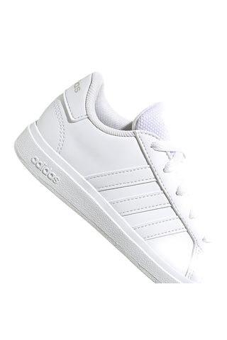 Total weiße Adidas Grand Court 2 K Sneakers