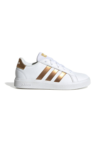 Adidas Grand Court 2 K Sneaker in Weiß mit goldenen Streifen