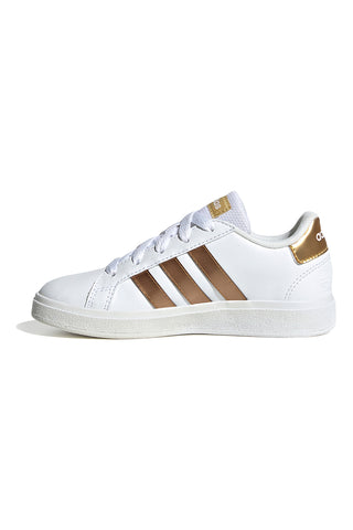 Adidas Grand Court 2 K Sneaker in Weiß mit goldenen Streifen