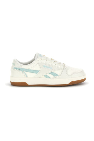 Sneakers bianco in pelle sintetica con dettagli verde acqua Reebok Match Prime V2