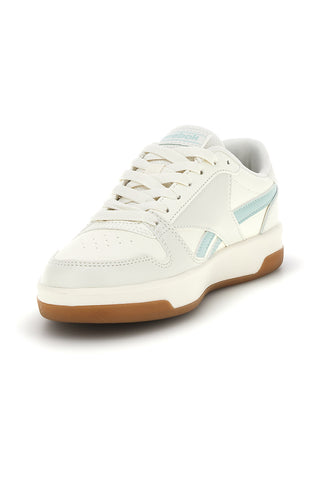 Sneakers bianco in pelle sintetica con dettagli verde acqua Reebok Match Prime V2