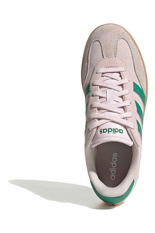 Beige Sneakers mit grünen Streifen und Details aus Wildleder Adidas Barreda