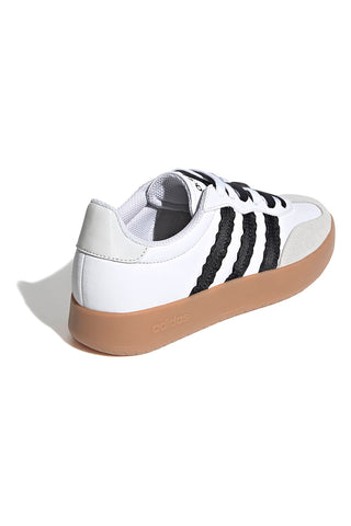 Weiße Sneakers mit schwarzen Streifen und Wildlederspitze Adidas Barreda