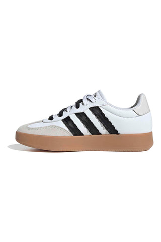 Weiße Sneakers mit schwarzen Streifen und Wildlederspitze Adidas Barreda