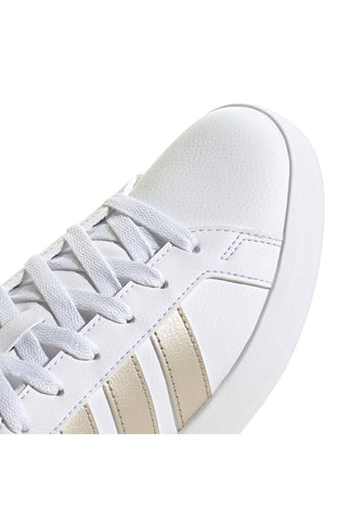 Weiße Sneakers mit goldenen Streifen aus recyceltem Kunstleder Adidas Grand Court Base 3.0