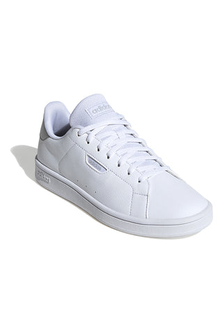 Weiße Sneakers mit silbernen Details aus recyceltem Material Adidas Urban Court