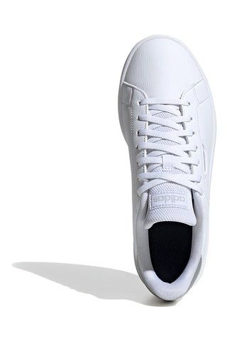 Weiße Sneakers mit silbernen Details aus recyceltem Material Adidas Urban Court