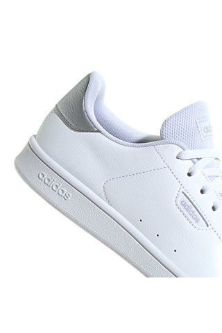 Weiße Sneakers mit silbernen Details aus recyceltem Material Adidas Urban Court