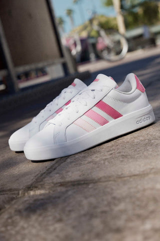 Sneakers bianche con strisce rosa sfumate in materiale sintetico Adidas Grand Court 3.0 J
