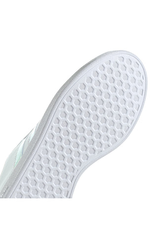 Adidas Grand Court Base 2.0 Sneaker in Weiß mit schillernden Details