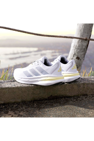 Adidas Galaxy 7 W Leichte Laufschuhe aus Mesh, weiß