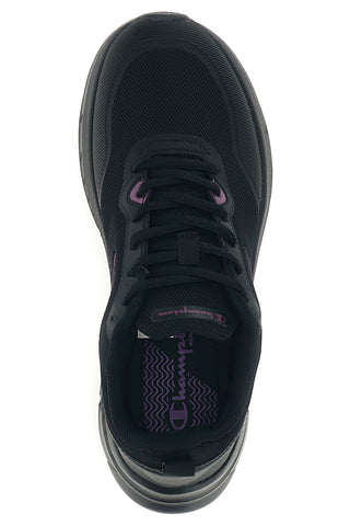 Schwarze Sneaker mit perforiertem Obermaterial und kontrastierendem Champion WLK PRO-Logo