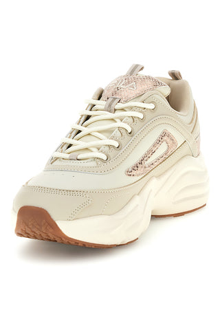 Beigefarbene Sneaker mit reliefartigen Einsätzen: Fila Skye Zp