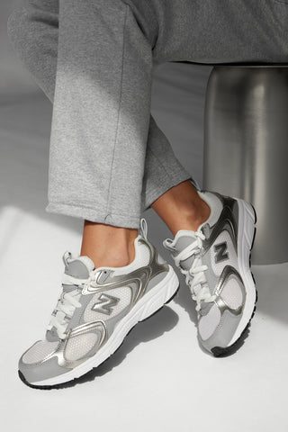 Graue New Balance M4081G8 Sneaker