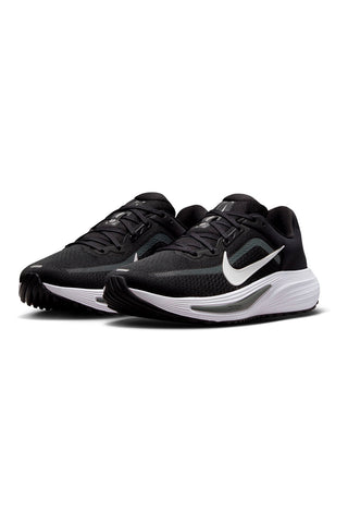 Schwarze Nike Quest 7 Sneaker