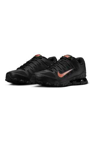 Schwarze Nike Reax 8 TR Sneaker