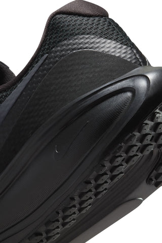 Sneakers nere Nike Revolution 8