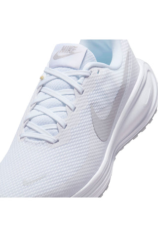 Weiße Nike Revolution 8 Schuhe