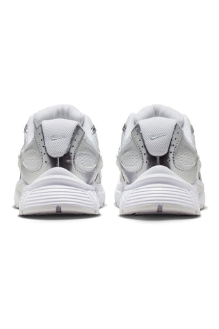 Weiße und silberne Nike V5 RNR Sneaker