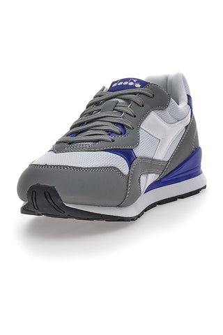 Lässige graue Sneakers mit Schnürsenkeln von Diadora N°92 GS