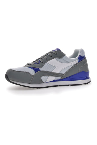 Lässige graue Sneakers mit Schnürsenkeln von Diadora N°92 GS