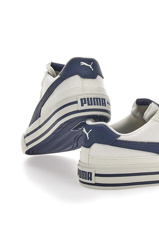 Weiße Puma-Sneaker „Court Classic Vulc FS“ für Herren mit blauen Details