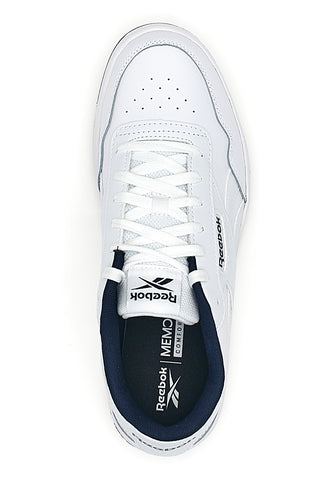 Weiße und schwarze Turnschuhe mit Mikrobläschen Reebok Court Advance