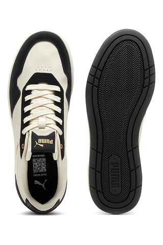 Weiße und braune Puma Court Classic SD-Sneaker