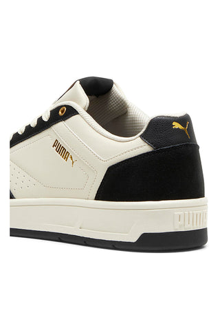 Weiße und braune Puma Court Classic SD-Sneaker