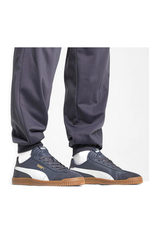 Grauer Sneaker mit PUMA Club 5v5 SD-Gummisohle