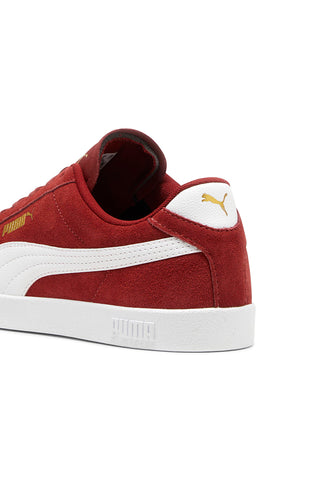 Rote Turnschuhe mit weißem Puma Club II-Logo