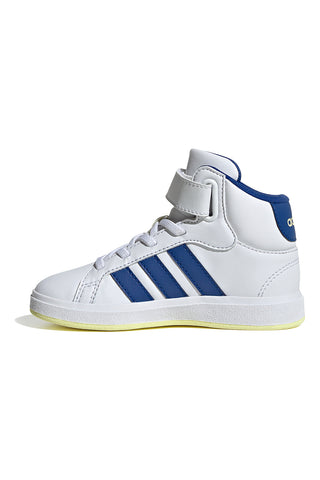 Adidas Grand Court Mid K – Weiße und blaue Mid-Cut-Sneaker mit bunten Details