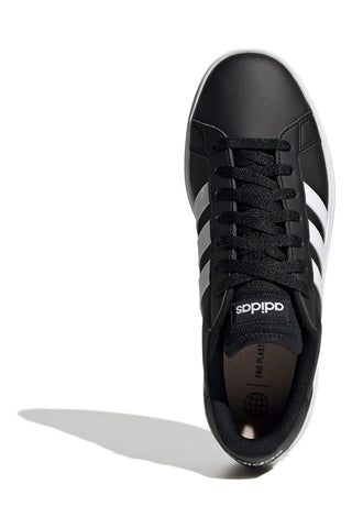 Schwarze Turnschuhe mit Adidas Grand Court Base 2.0-Schnürsenkeln