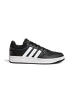 Schwarze Turnschuhe mit Adidas HOOPS 3.0-Schnürsenkeln